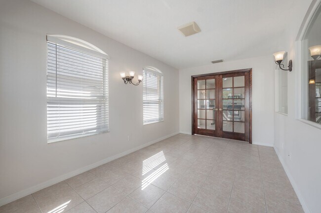 Building Photo - Brandon - 3 Bedroom 2 Bath Home in Gated C...