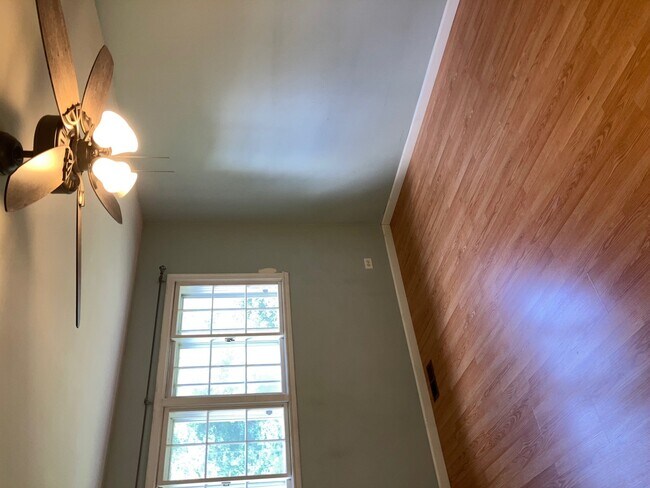Building Photo - 324 W Weathersfield Way