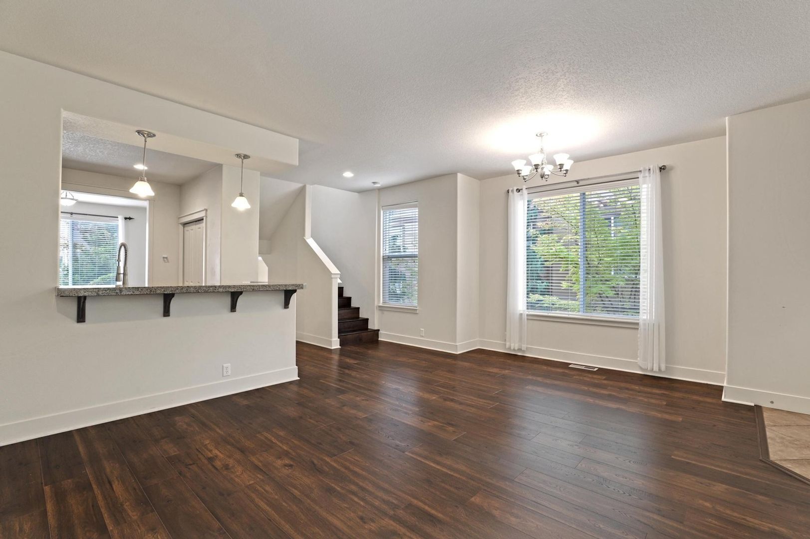 Building Photo - 10533 NE Avery Way