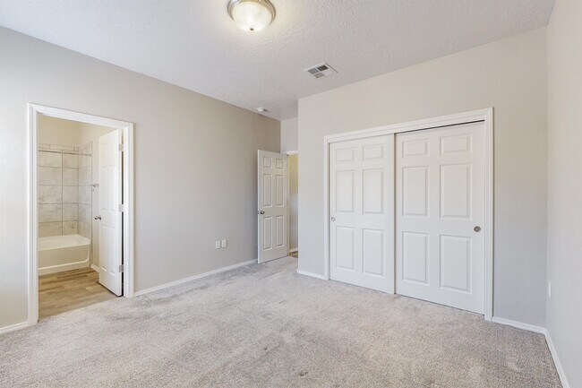 Building Photo - 1930 Camino Rustica SW