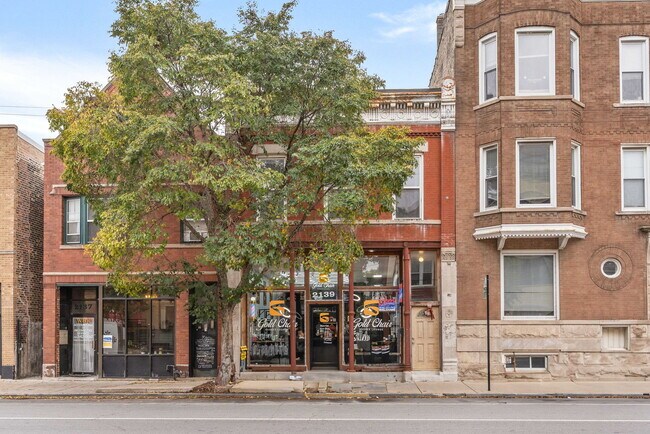 Building Photo - 2139 W Chicago Ave
