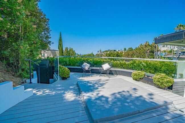 Building Photo - COMING SOON! 3 Bedroom Home for Rent in West Hollywood!