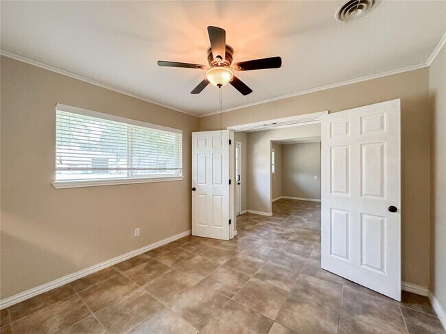 Building Photo - 11418 Cypress North Houston Rd