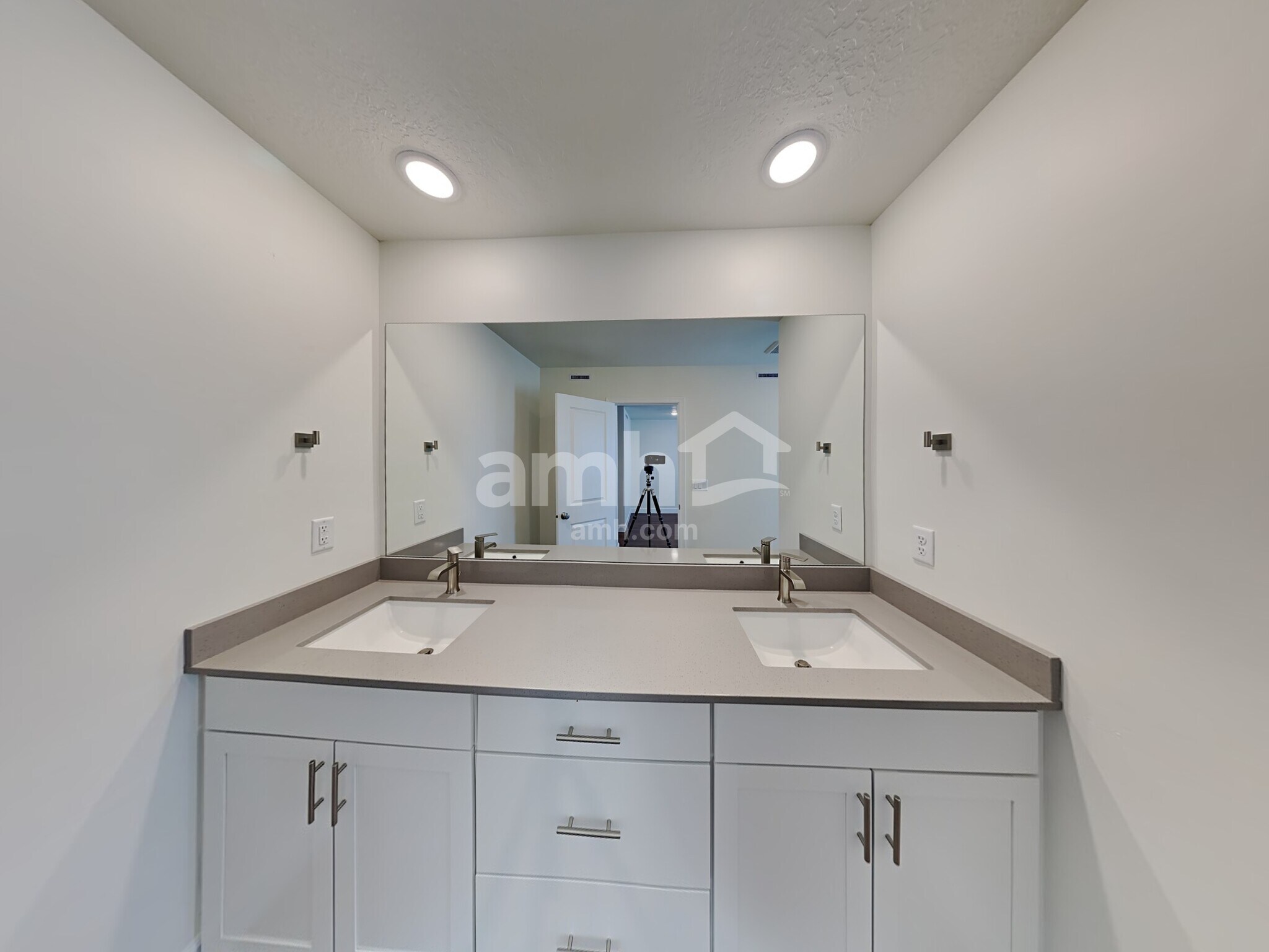 Building Photo - 5993 W Arranmore Dr
