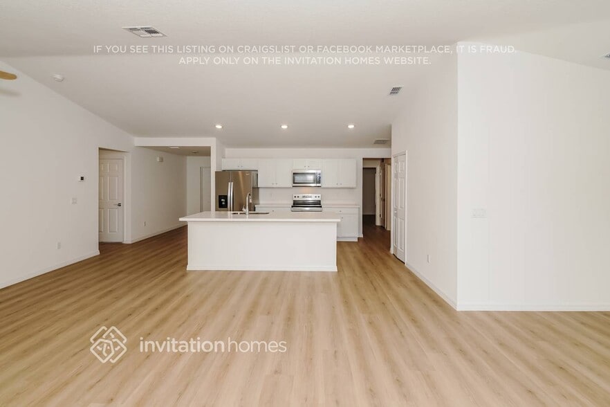 Building Photo - 8 Reybury Ln