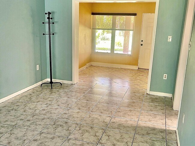 Building Photo - 2503 N Ocean Dr