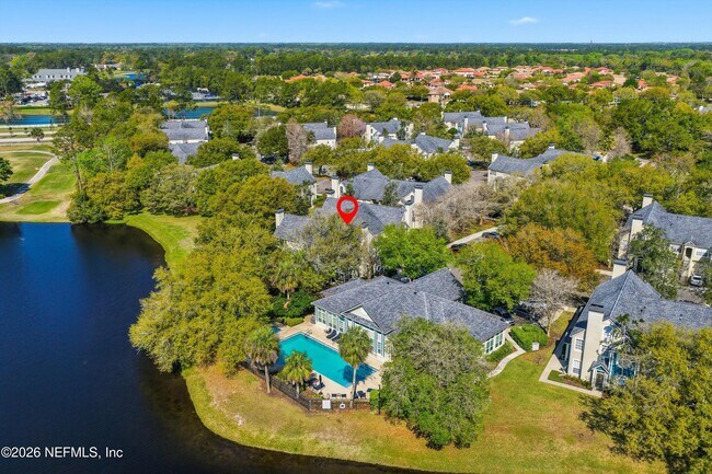 Building Photo - 13700 Richmond Park Dr N
