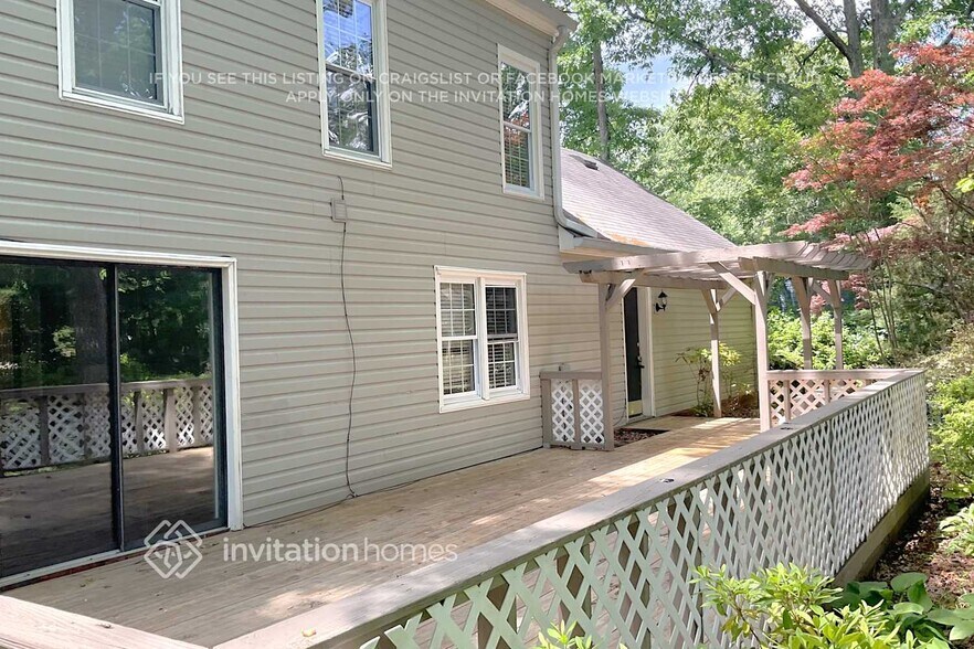 Building Photo - 3250 Ethan Dr