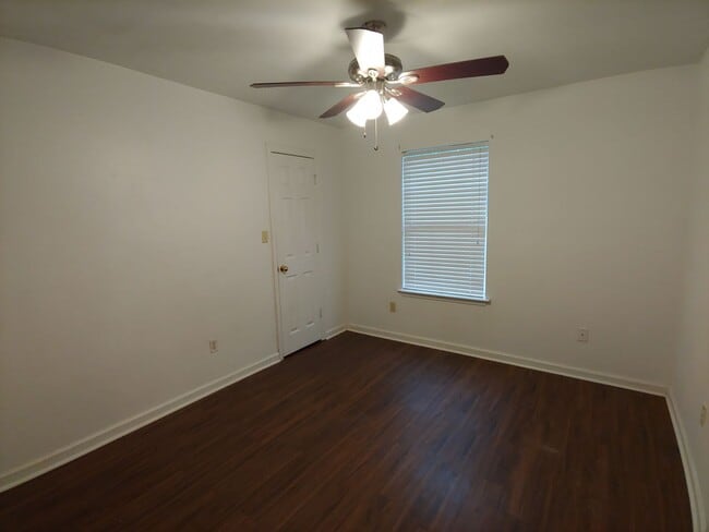 Building Photo - 4 BR / 3 BA Townhouse in San Luis Area off...