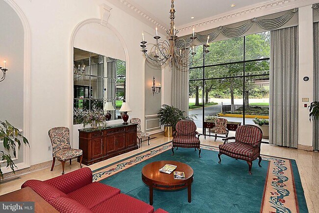 Building Photo - 1300 Army Navy Dr