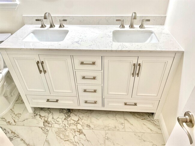 Building Photo - 4329 Kinglet St