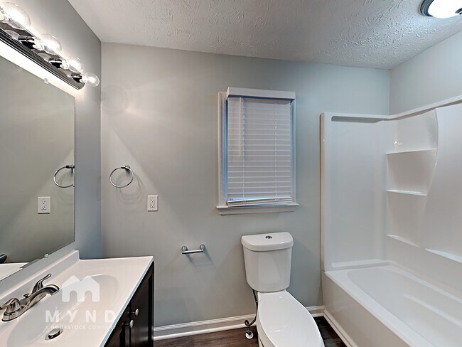 Building Photo - 5657 Riding Woods Dr SW