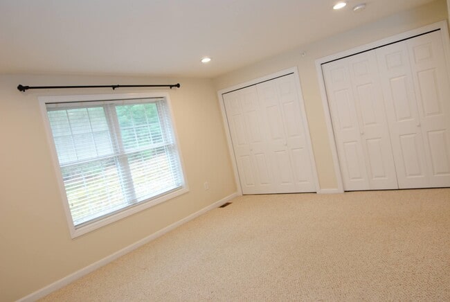 Building Photo - 109 Overlook Cir