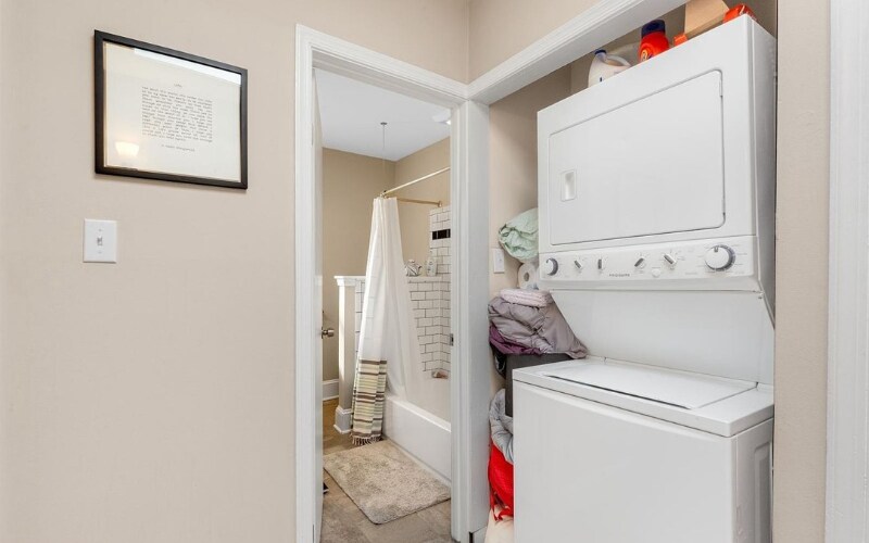 Building Photo - 722 S 22nd St