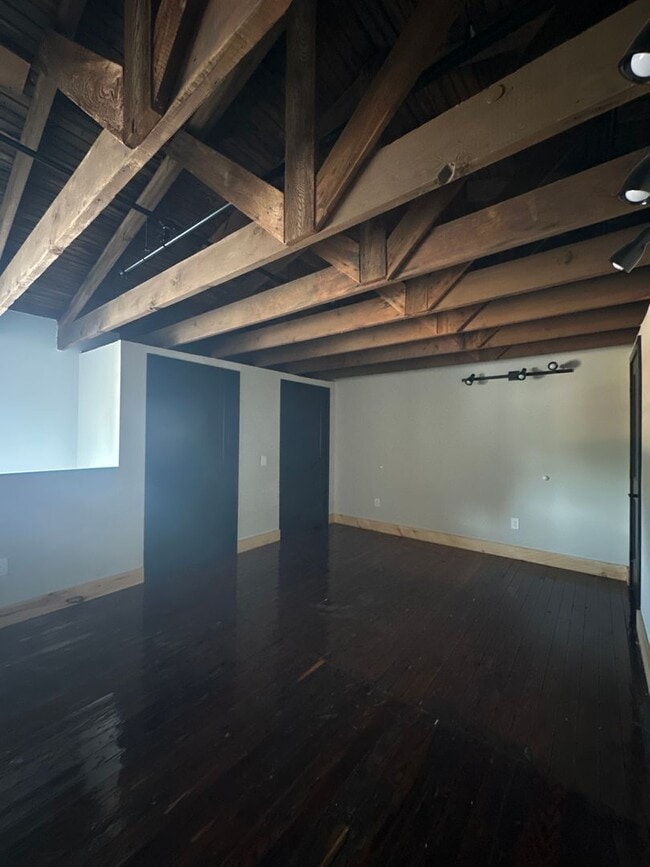 Building Photo - 1 Bed w/ 1.5 bath LOFT apartment with 2 car GARAGE - Hanover, PA