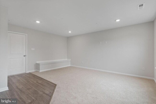 Building Photo - 5225 Manor Park Dr