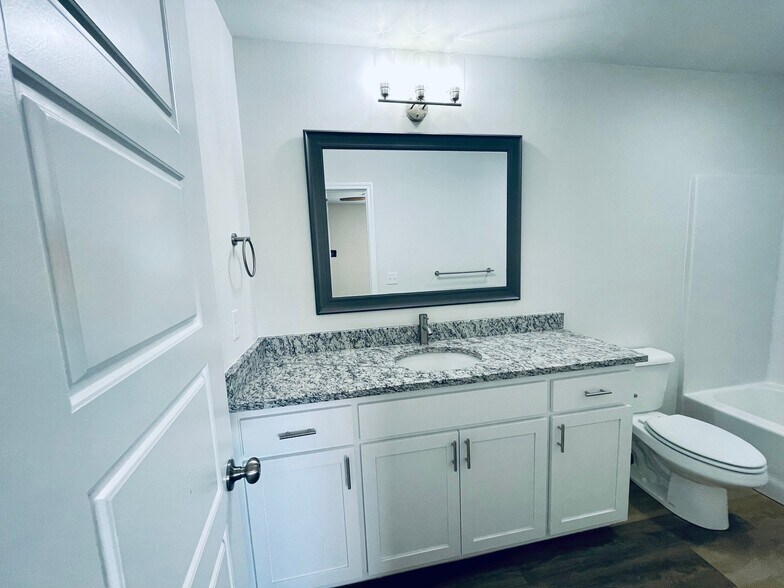 Building Photo - 223 S Fairland Ave