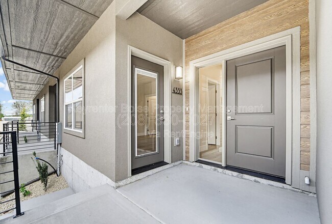 Building Photo - 4334 Greentrail