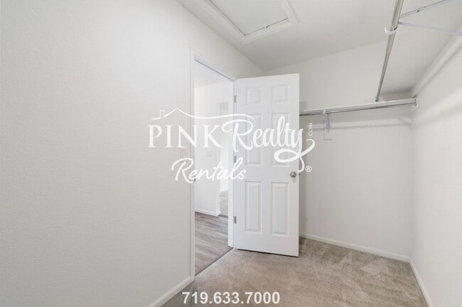 Building Photo - 8033 Buffalo Horn Dr