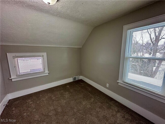 Building Photo - 1174 Tampa Ave