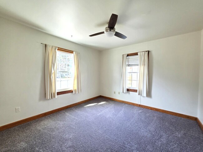 Building Photo - 1017 Tyler Ave