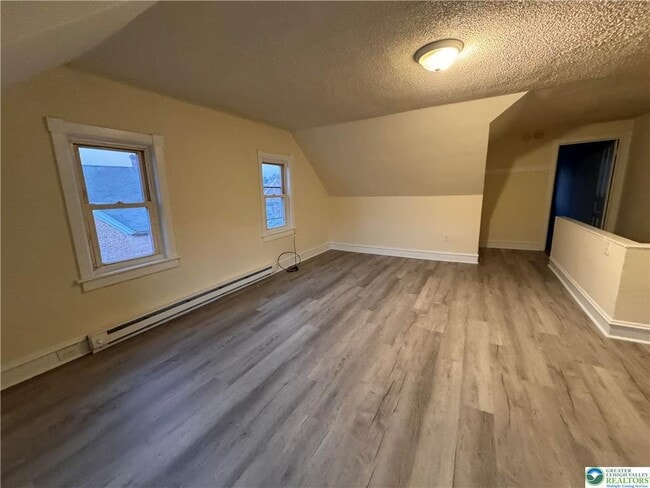 Building Photo - 926 Broadway