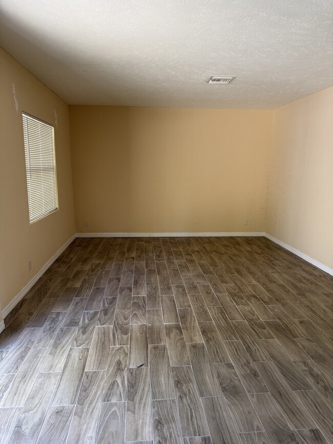 Building Photo - 2236 Wolverton Ct