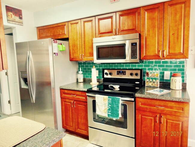 Building Photo - 225 S Tropical Trail