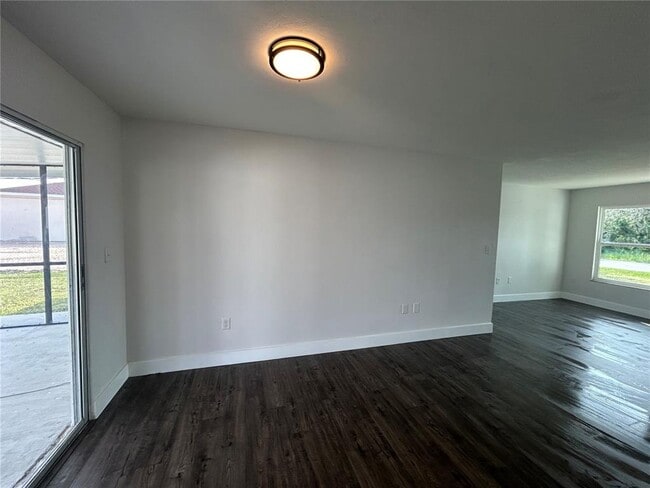 Building Photo - 3310 Jamestown St