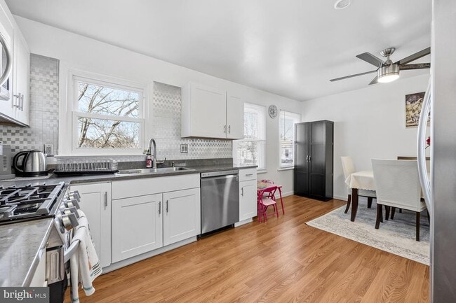 Building Photo - 9262 Byrd Dr