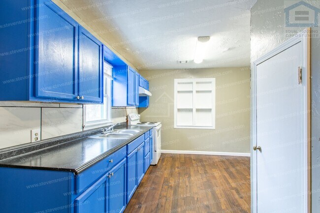 Building Photo - 2206 NW 19th St