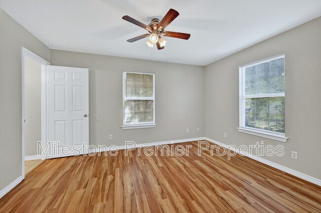 Building Photo - 1219 W Elm St