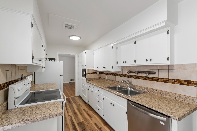 Building Photo - 3730 S Lamonte St