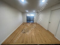 Building Photo - 425 S 900 E