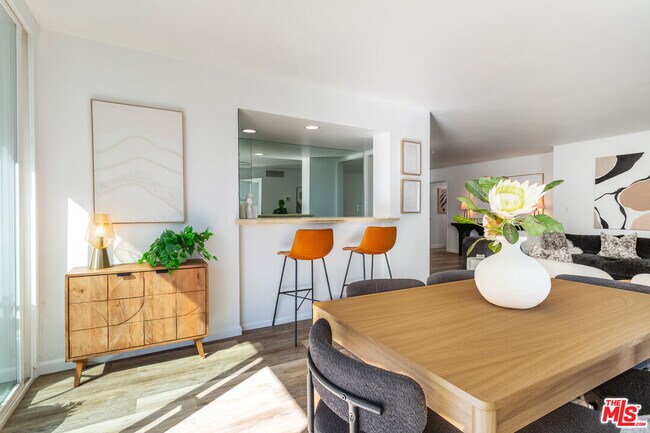 Building Photo - 9950 Durant Dr