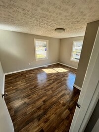 Building Photo - 1701 Catherine Dr