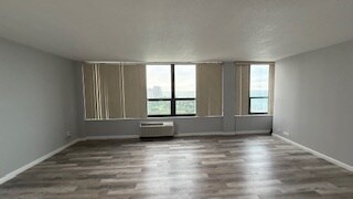 Building Photo - 5100 N Marine Dr