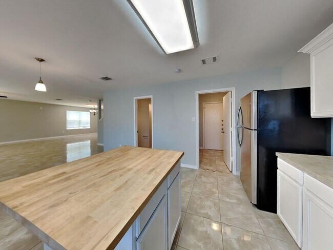 Building Photo - 10408 Woodruff Ct