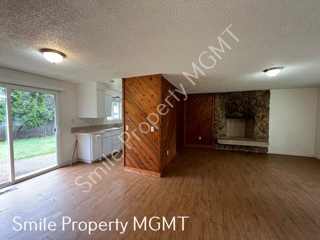 Building Photo - 3016 SE 140th Ave