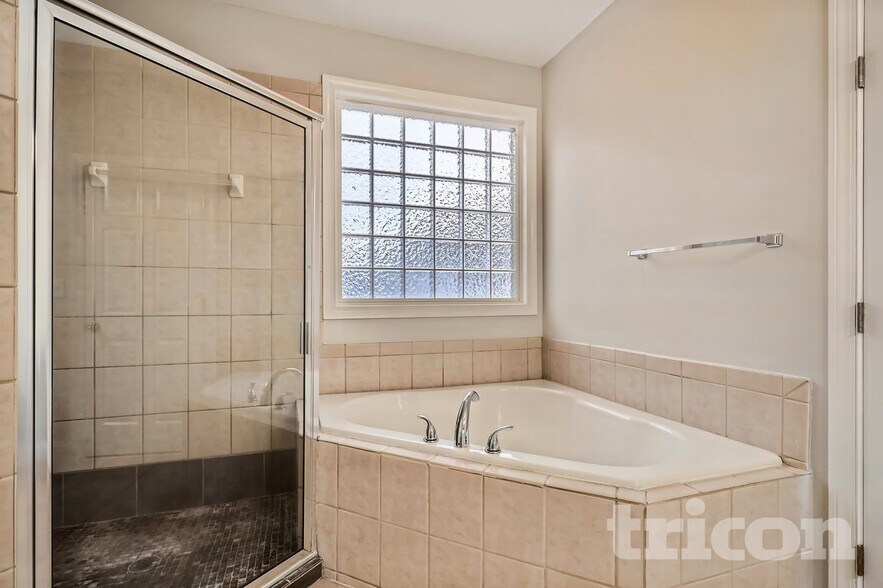 Building Photo - 2485 Highland Golf Course Cir SE