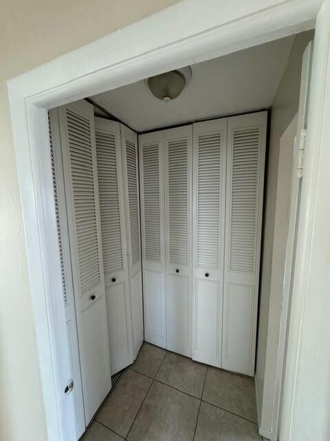 Building Photo - 670 NE 46th Ct