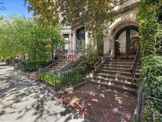 Building Photo - 338 Beacon St