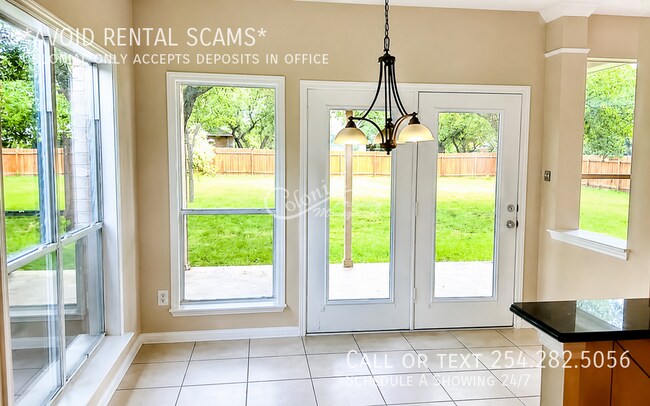 Building Photo - 711 Cattail Cir