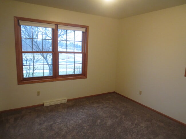 Building Photo - 409 Knights Ave