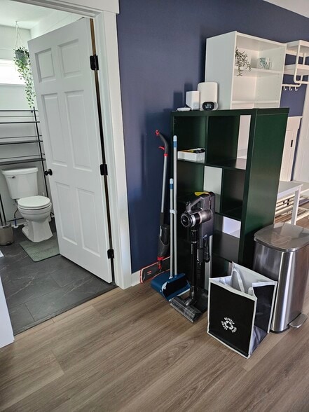 Building Photo - 3302 Delaware Ave