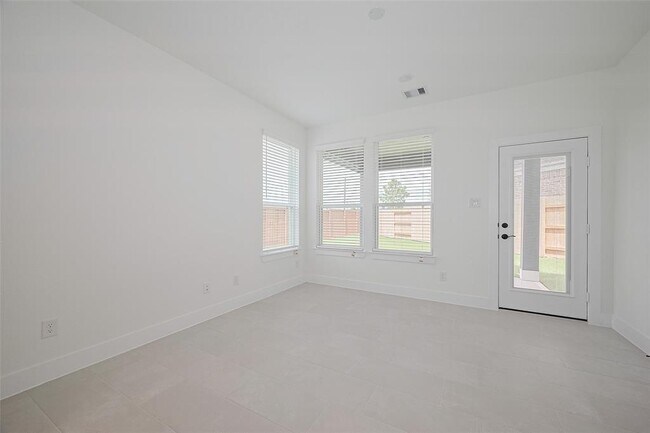 Building Photo - 7746 Meadow Mouse Ln