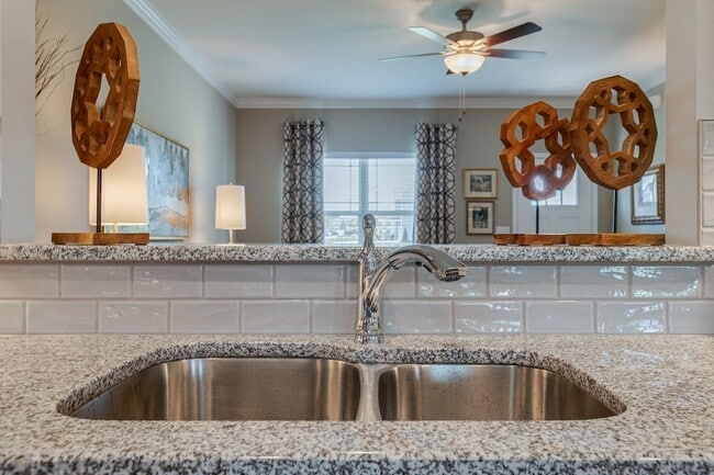 Building Photo - 119 Millet St