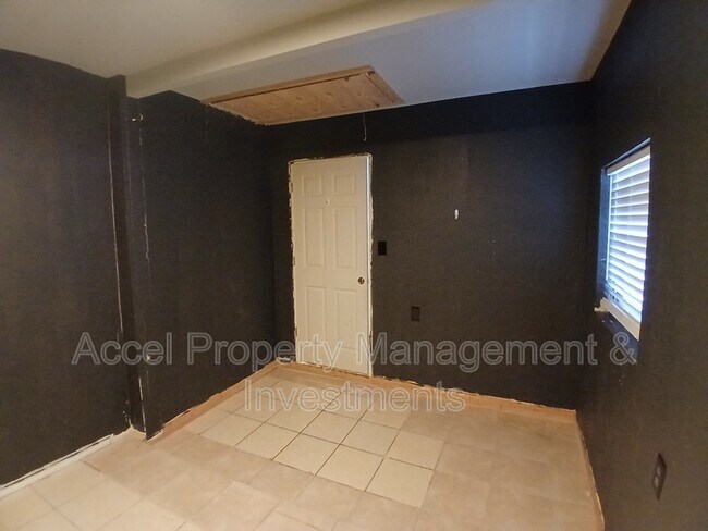 Building Photo - 3601 Mina De Oro