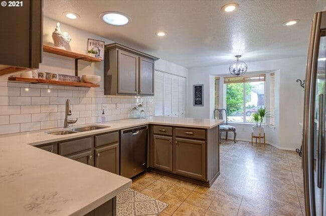 Building Photo - 14096 S Jacobs Way