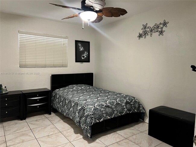 Building Photo - 120 SW 68th Ave